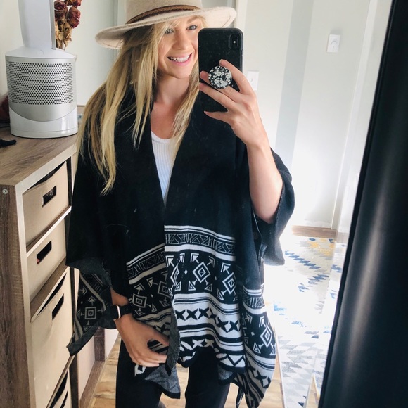 Love Tree Sweaters - Love Tree Aztec Shawl